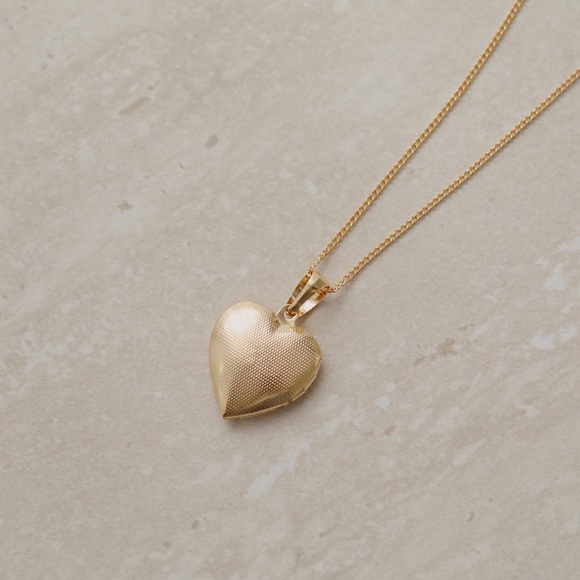 Heart Locket Necklace | 18k Gold Filled - Picture 8 of 10